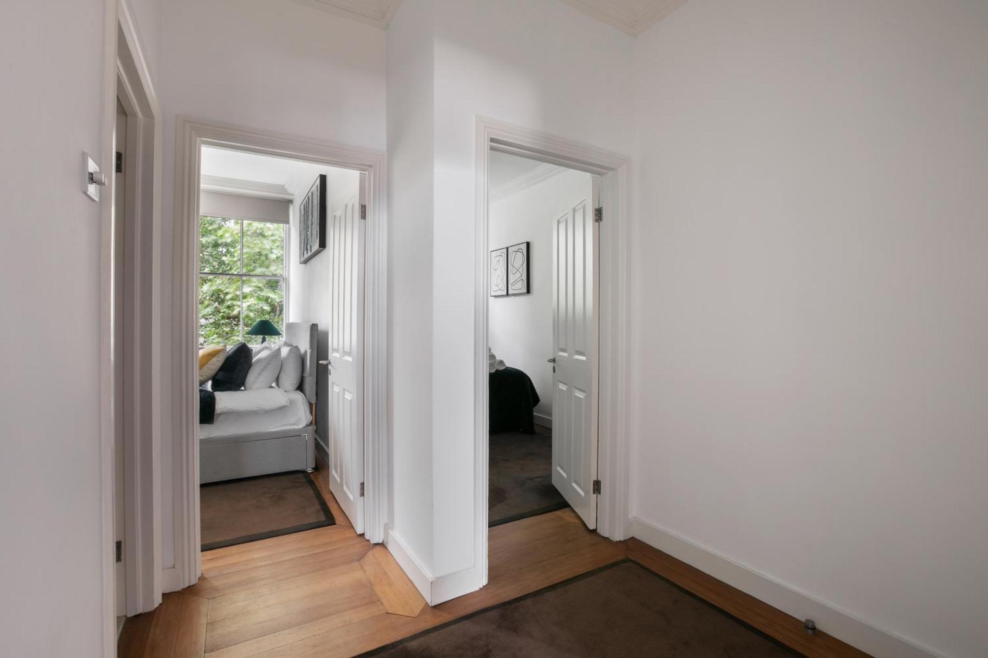 Heavenly Stays, Knightsbridge, Stylish 2-bd Escape London